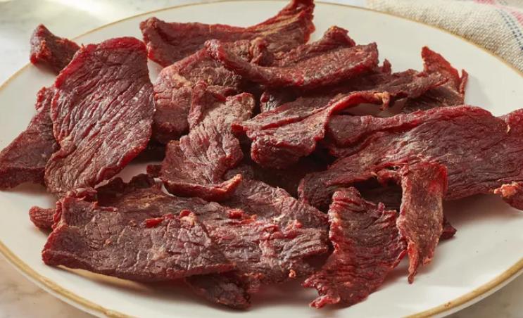 &THORN;urrverka&eth; lambakj&ouml;t me&eth; kryddum og salti